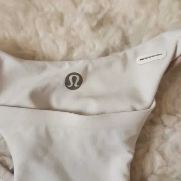 Lululemon Pace Perfect Bra (Storage) Sz 12 B/C Cup White/ Black - Picture 9 of 11